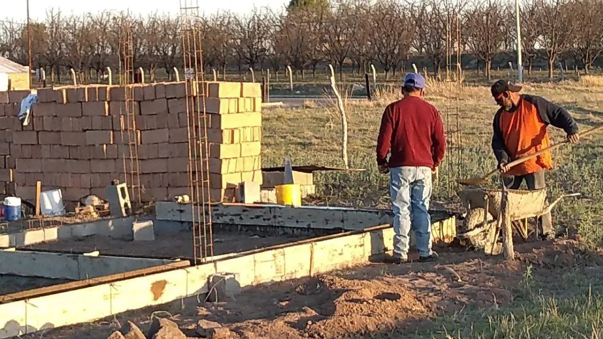 INICIAN CONSTRUCCION EN TERRENOS CERCANOS A LA DEPORTIVA EN SAUCILLO